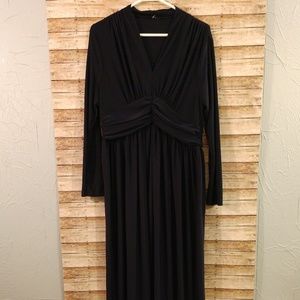 5/$20 Navy Maxi Dress Large